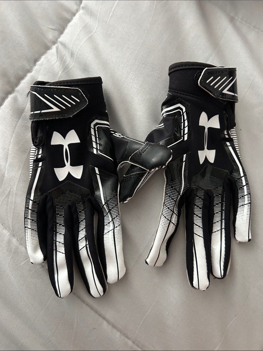 Under Armor youth football gloves